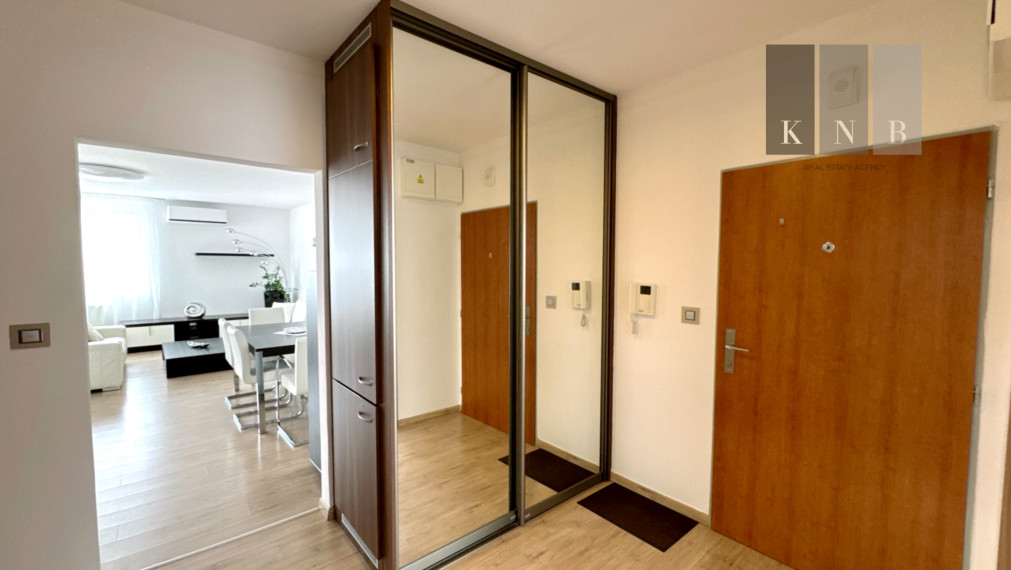Rental of an above-standard 3-room apartment 88 m² with 2 parking spaces on Galvaniho Street in Bratislava