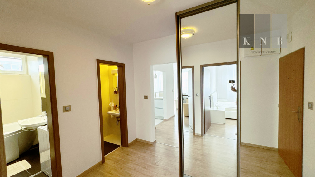 Rental of an above-standard 3-room apartment 88 m² with 2 parking spaces on Galvaniho Street in Bratislava
