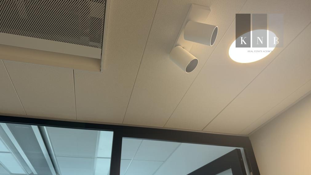 Prenájom samostatného kancelárskeho traktu 200 m² v jedinečnej budove Einpark v meste Bratislava