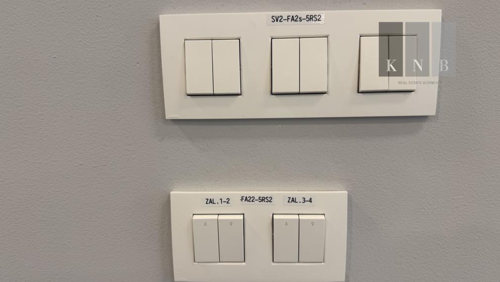 Prenájom samostatného kancelárskeho traktu 200 m² v jedinečnej budove Einpark v meste Bratislava