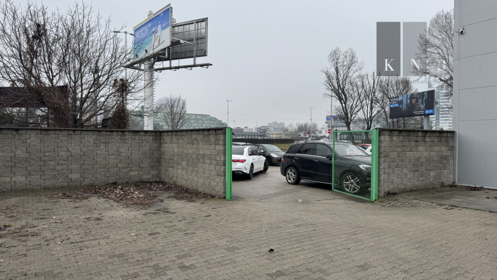 Prenájom 2-podlažného obchodno-skladového priestoru 700 m² na Bajkalskej ulici v meste Bratislava