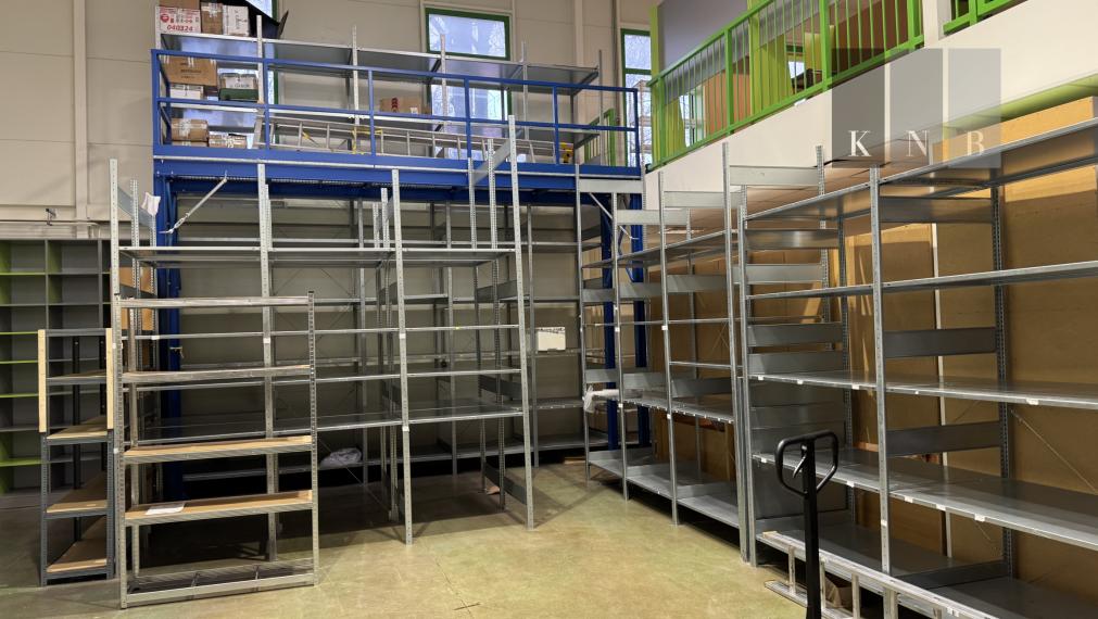 Prenájom 2-podlažného obchodno-skladového priestoru 700 m² na Bajkalskej ulici v meste Bratislava