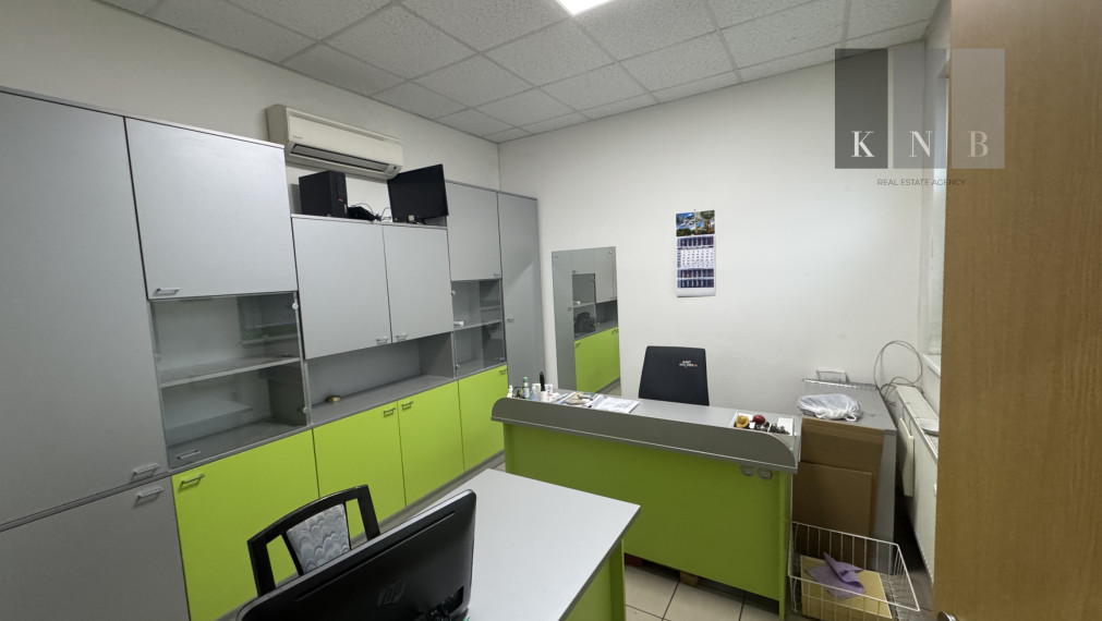 Prenájom 2-podlažného obchodno-skladového priestoru 700 m² na Bajkalskej ulici v meste Bratislava