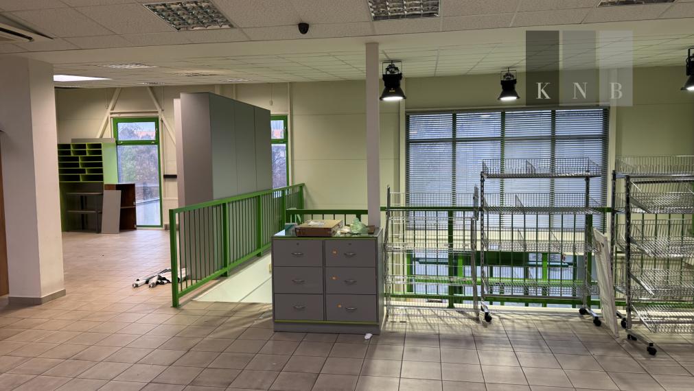 Prenájom 2-podlažného obchodno-skladového priestoru 700 m² na Bajkalskej ulici v meste Bratislava