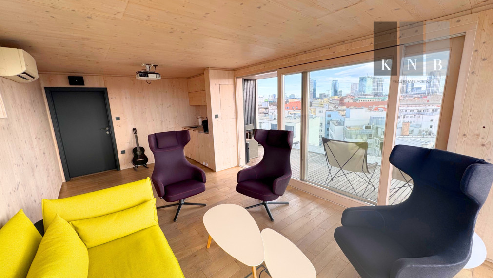 Prenájom samostatného kancelárskeho traktu 187 m² priamo v historickom centre mesta Bratislava