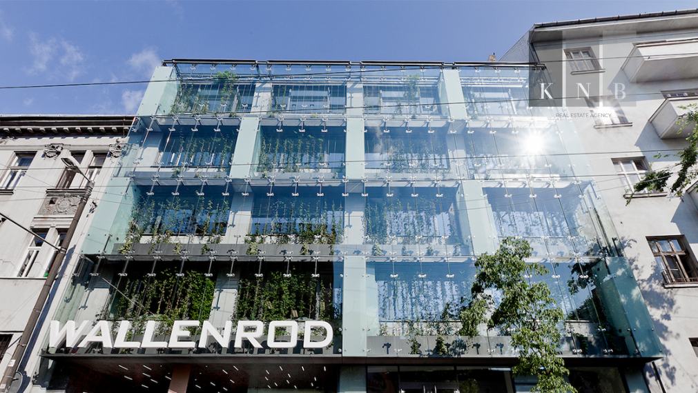 Prenájom samostatného kancelárskeho traktu 187 m² priamo v historickom centre mesta Bratislava