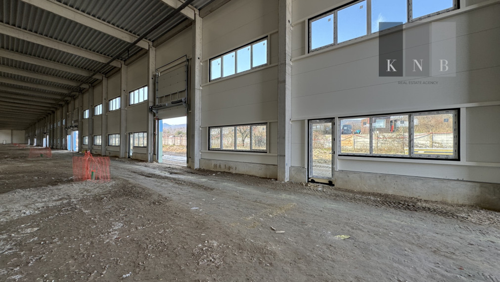 Prenájom priestoru od 450 m² v kombinácii SKLAD, SHOWROOM, KANCELÁRIA s tepelnými čerpadlami v meste Bratislava