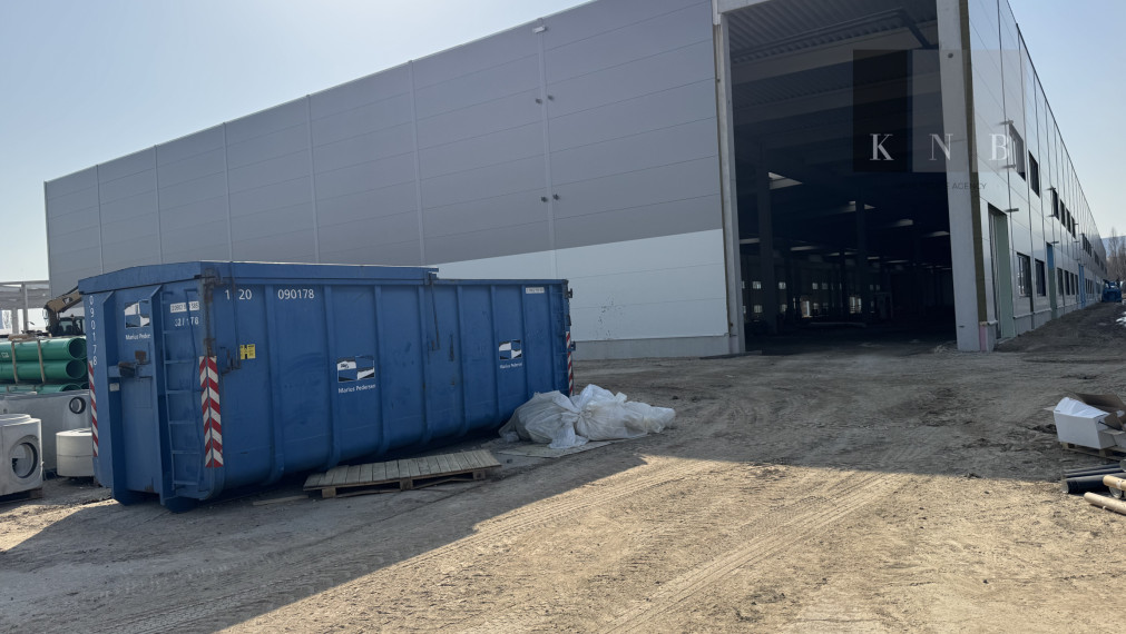 Prenájom priestoru od 450 m² v kombinácii SKLAD, SHOWROOM, KANCELÁRIA s tepelnými čerpadlami v meste Bratislava