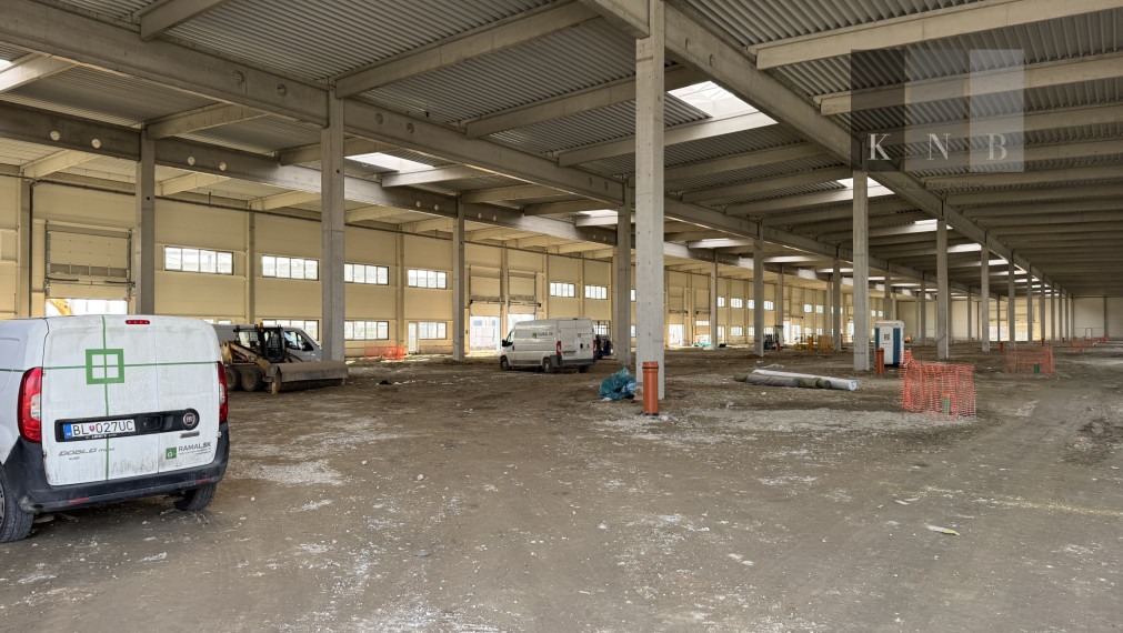 Prenájom priestoru od 450 m² v kombinácii SKLAD, SHOWROOM, KANCELÁRIA s tepelnými čerpadlami v meste Bratislava