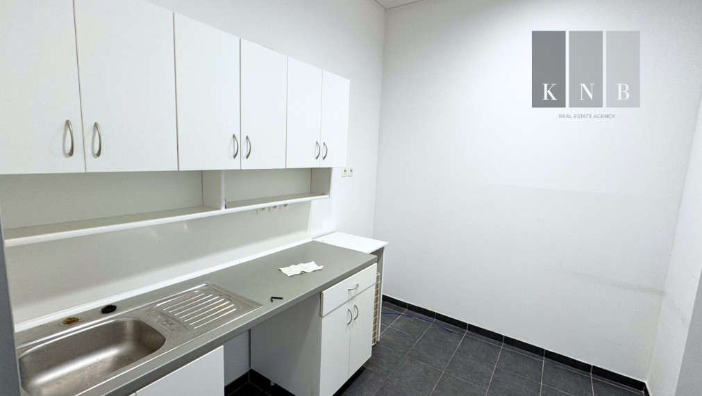 Self-contained commercial unit for rent from 335 m² in the Aupark retail center in Piešťany