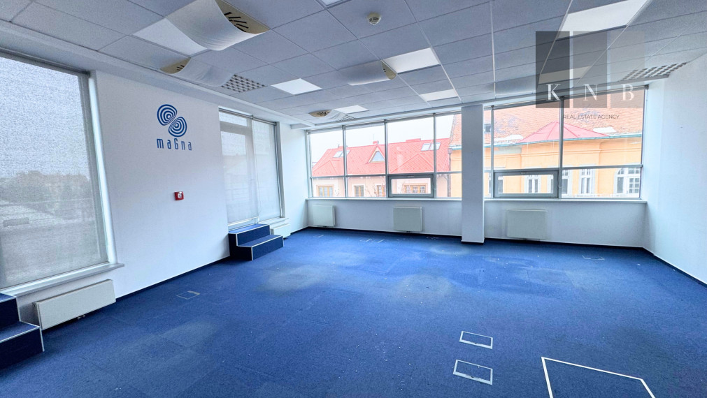 Self-contained commercial unit for rent from 335 m² in the Aupark retail center in Piešťany