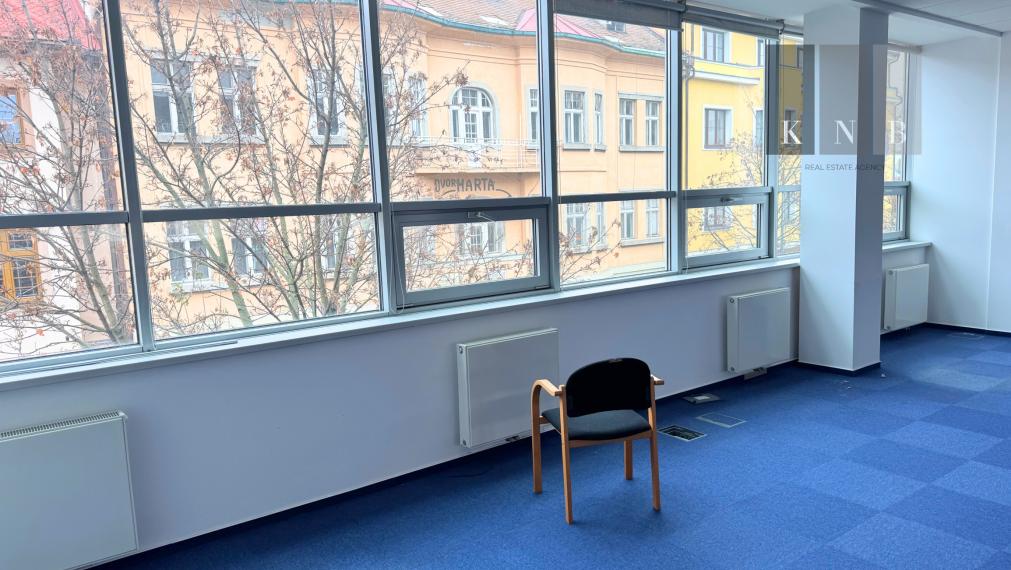 Self-contained commercial unit for rent from 335 m² in the Aupark retail center in Piešťany