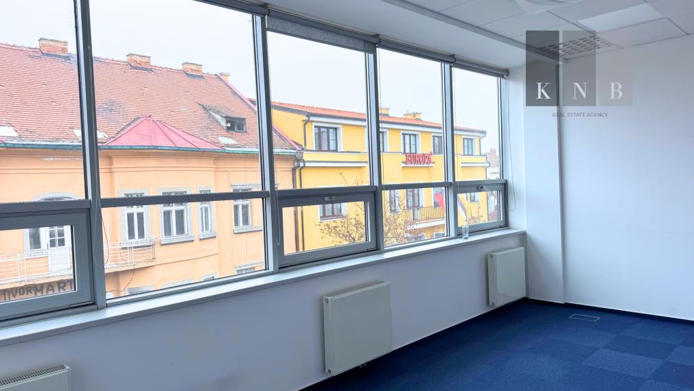 Self-contained commercial unit for rent from 335 m² in the Aupark retail center in Piešťany