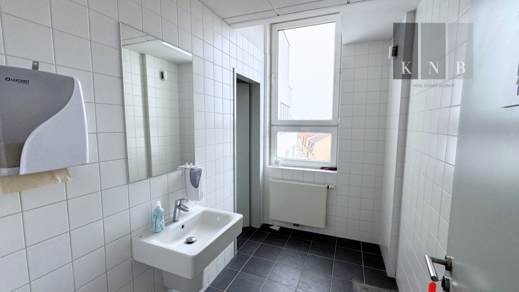 Self-contained commercial unit for rent from 335 m² in the Aupark retail center in Piešťany