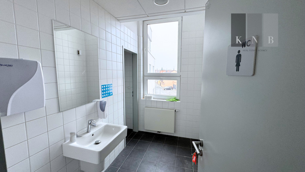 Self-contained commercial unit for rent from 335 m² in the Aupark retail center in Piešťany