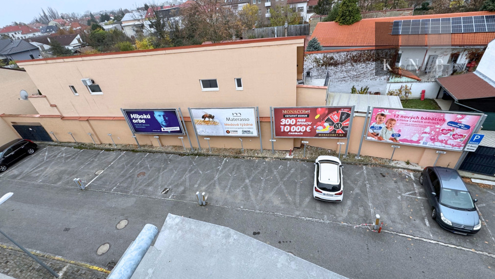 Self-contained commercial unit for rent from 335 m² in the Aupark retail center in Piešťany