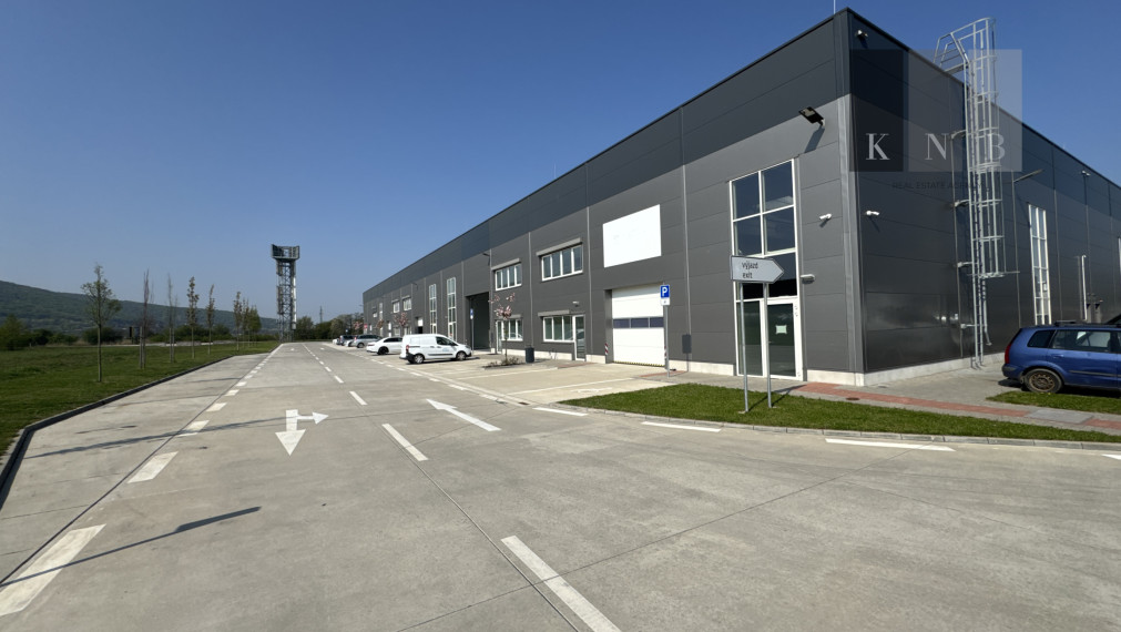Prenájom výrobno-skladového priestoru 809 m² + kancelárie 161 m² v časti Bratislava Bory