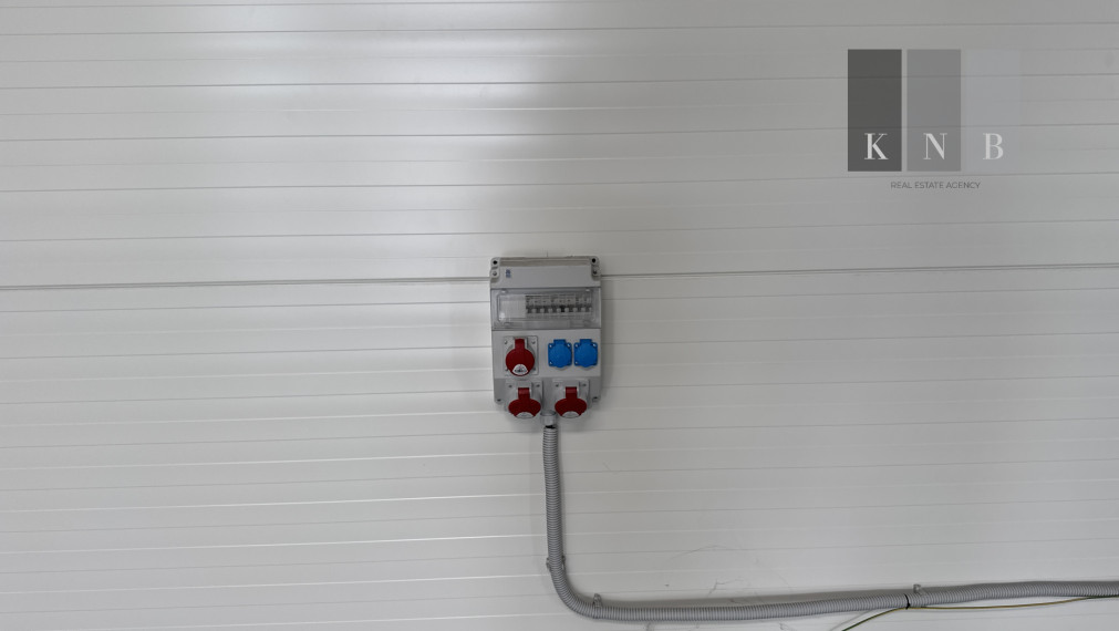 Production and warehouse space for rent 809 m² + offices 161 m² in the Bratislava – Bory area