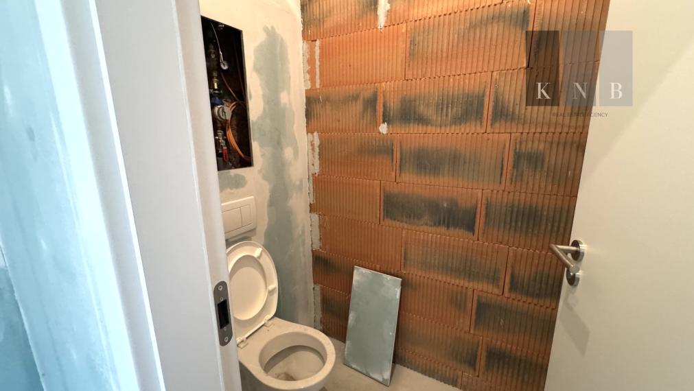 Predaj samostatného kancelárskeho priestoru 172,9 m² v úplne novej rezidenčnej budove na Račianskej ulici v meste Bratislava