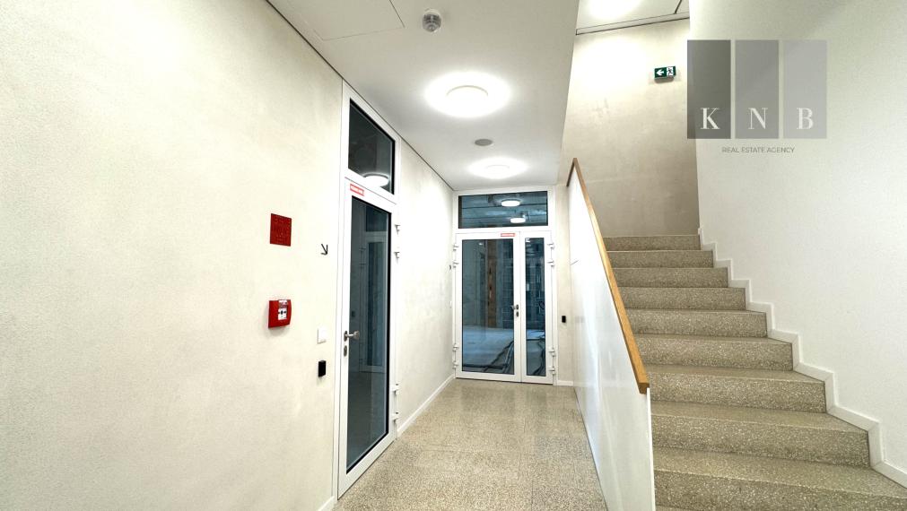 Predaj samostatného kancelárskeho priestoru 174,3 m² v úplne novej rezidenčnej budove na Račianskej ulici v meste Bratislava