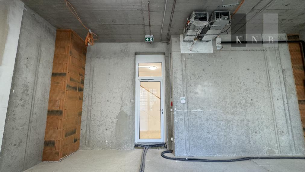 Predaj samostatného kancelárskeho priestoru 174,3 m² v úplne novej rezidenčnej budove na Račianskej ulici v meste Bratislava