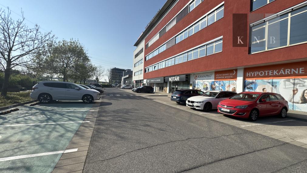 Prenájom samostatného kancelárskeho priestoru 317 m² v GBC I v meste Bratislava