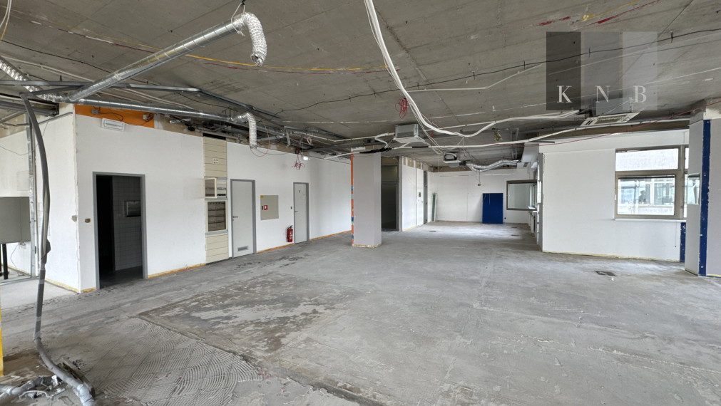 Prenájom samostatného kancelárskeho priestoru 586 m² v GBC I v meste Bratislava