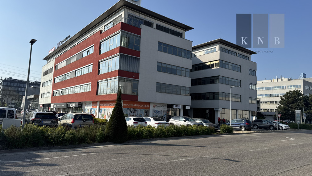 Prenájom samostatného kancelárskeho priestoru 586 m² v GBC I v meste Bratislava