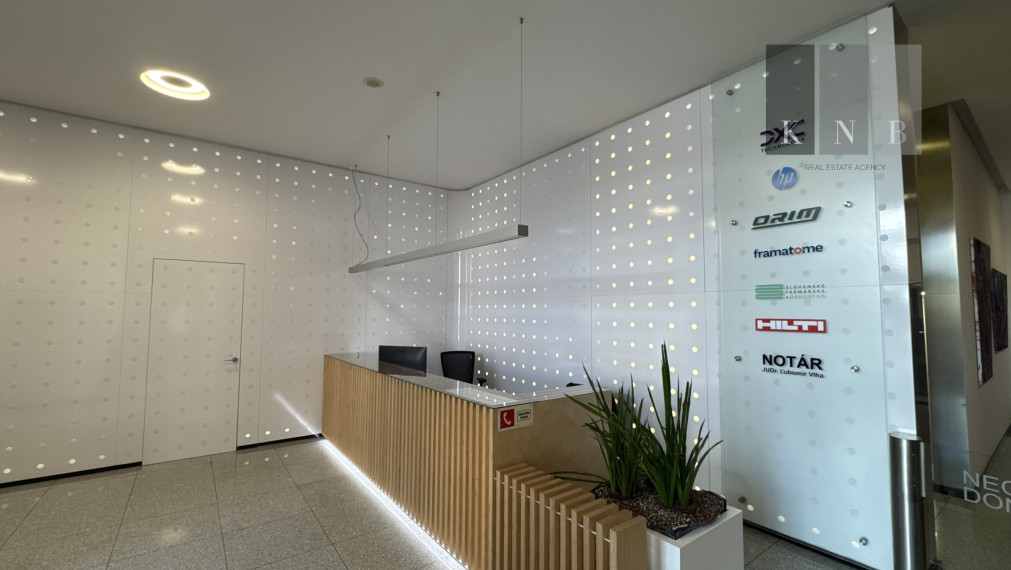 Prenájom samostatného kancelárskeho priestoru 586 m² v GBC I v meste Bratislava