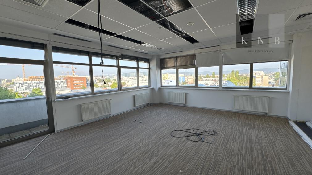 Prenájom samostatného kancelárskeho priestoru od 200 m² v GBC I v meste Bratislava