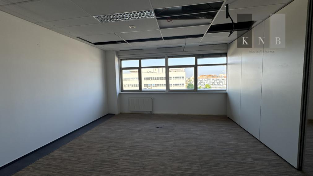 Prenájom samostatného kancelárskeho priestoru od 200 m² v GBC I v meste Bratislava