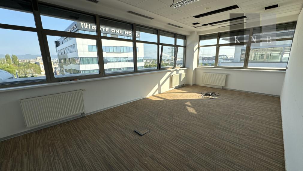 Prenájom samostatného kancelárskeho priestoru od 200 m² v GBC I v meste Bratislava