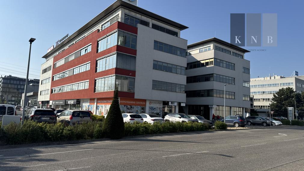 Prenájom samostatného kancelárskeho priestoru od 200 m² v GBC I v meste Bratislava
