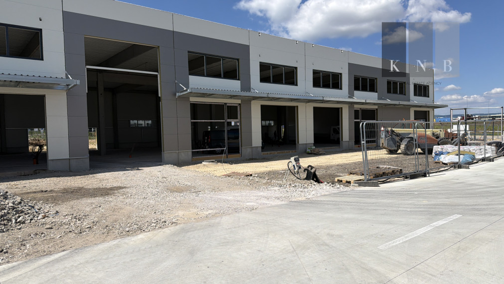 Predaj úplne nových obchodných skladov od 300 m² pri diaľnici D1 SENEC
