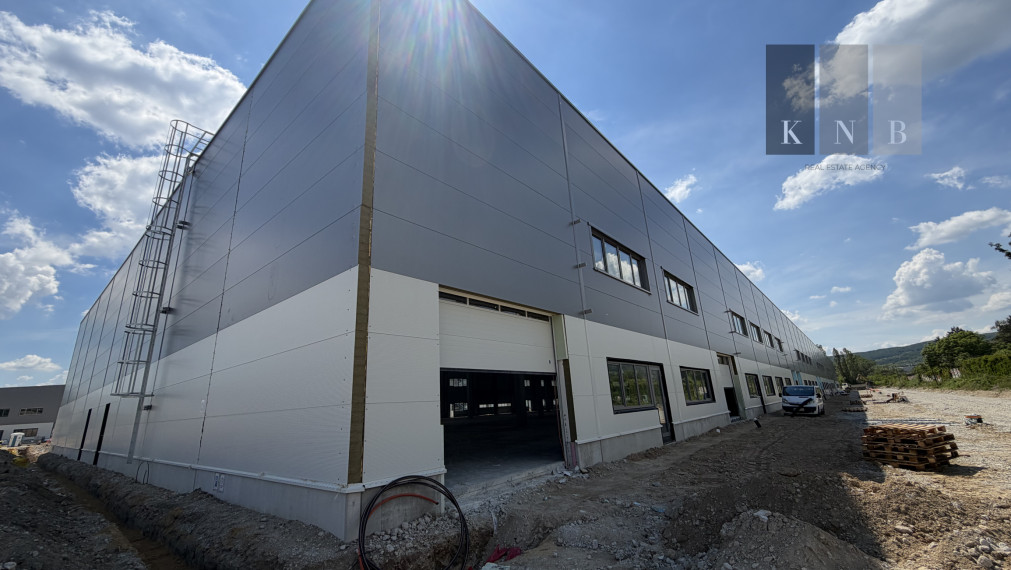 Prenájom priestoru od 450 m² v kombinácii SKLAD, SHOWROOM, KANCELÁRIA s tepelnými čerpadlami v meste Bratislava