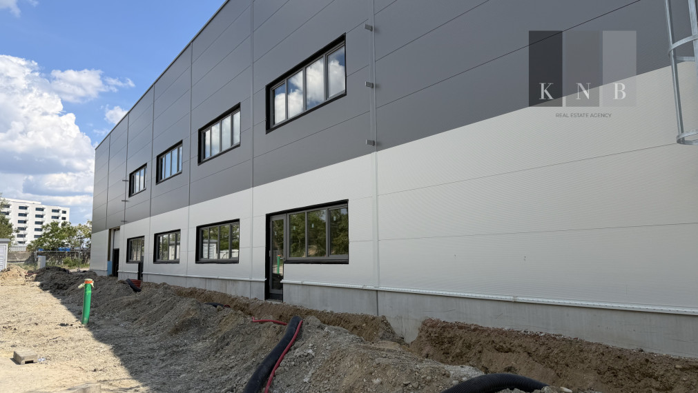 Prenájom priestoru od 450 m² v kombinácii SKLAD, SHOWROOM, KANCELÁRIA s tepelnými čerpadlami v meste Bratislava