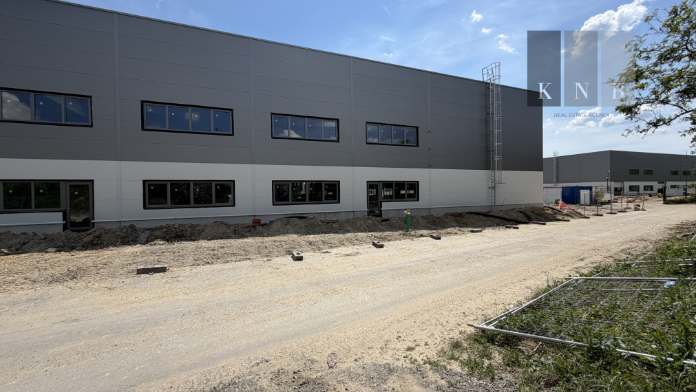 Prenájom priestoru od 450 m² v kombinácii SKLAD, SHOWROOM, KANCELÁRIA s tepelnými čerpadlami v meste Bratislava