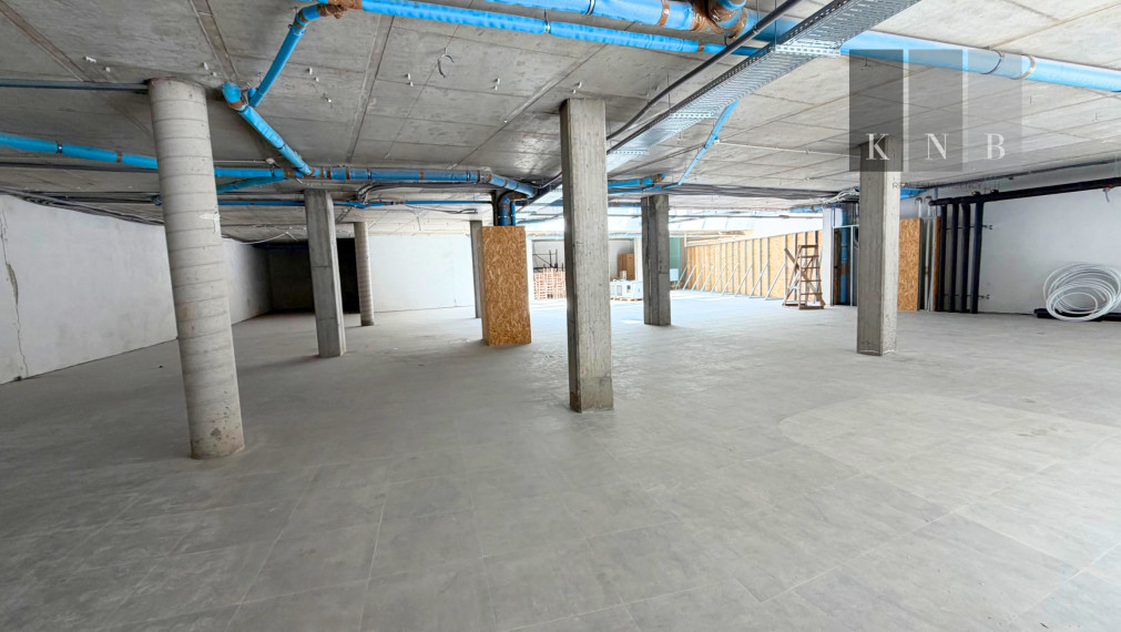 Prenájom prízemných obchodných priestorov od 55 m² do 1330 m² priamo v historickom centre mesta Trnava