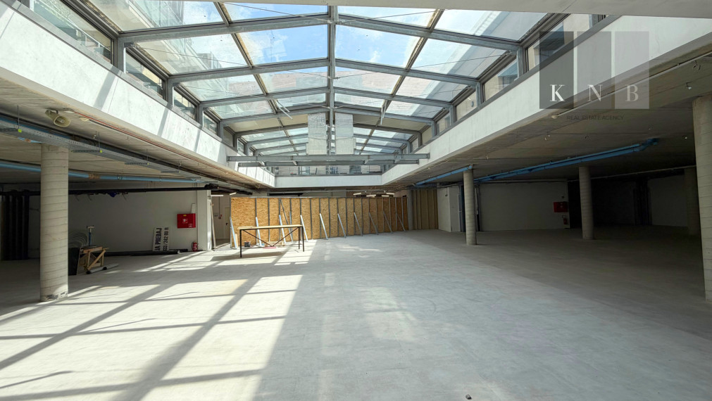 Prenájom prízemných obchodných priestorov od 55 m² do 1330 m² priamo v historickom centre mesta Trnava