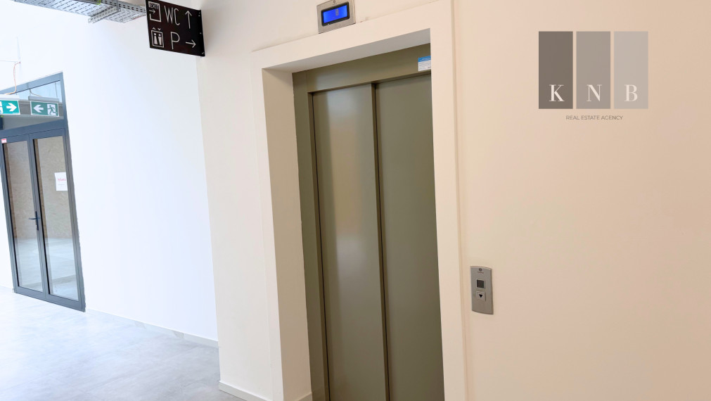 Prenájom prízemných obchodných priestorov od 55 m² do 1330 m² priamo v historickom centre mesta Trnava