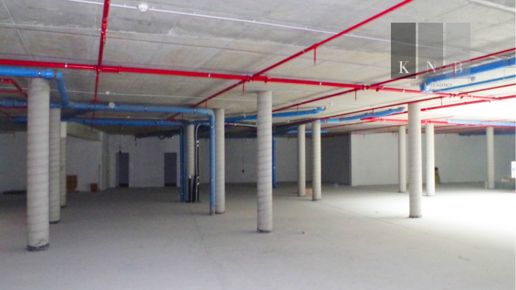 Prenájom prízemných obchodných priestorov od 55 m² do 1330 m² priamo v historickom centre mesta Trnava