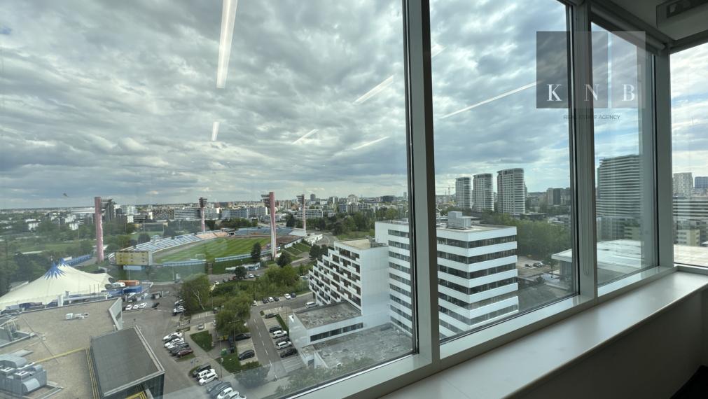 Prenájom plne zariadených kancelárií na Vajnorskej ulici v meste Bratislava