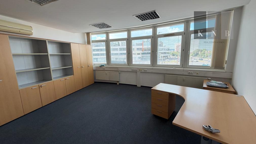 5-room non-residential space 180 m² for sale on Trnavská cesta Street in Bratislava