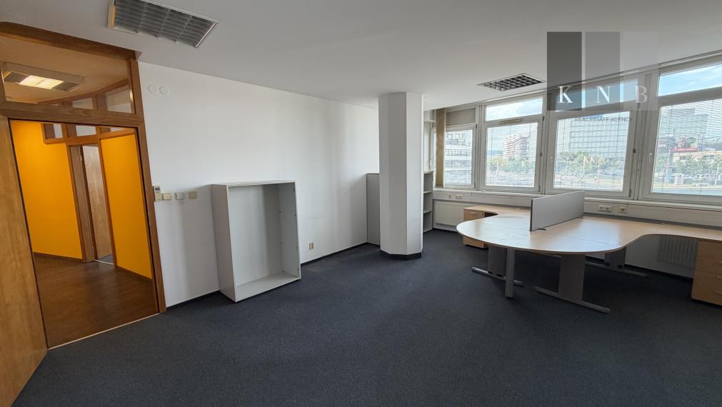 5-room non-residential space 180 m² for sale on Trnavská cesta Street in Bratislava