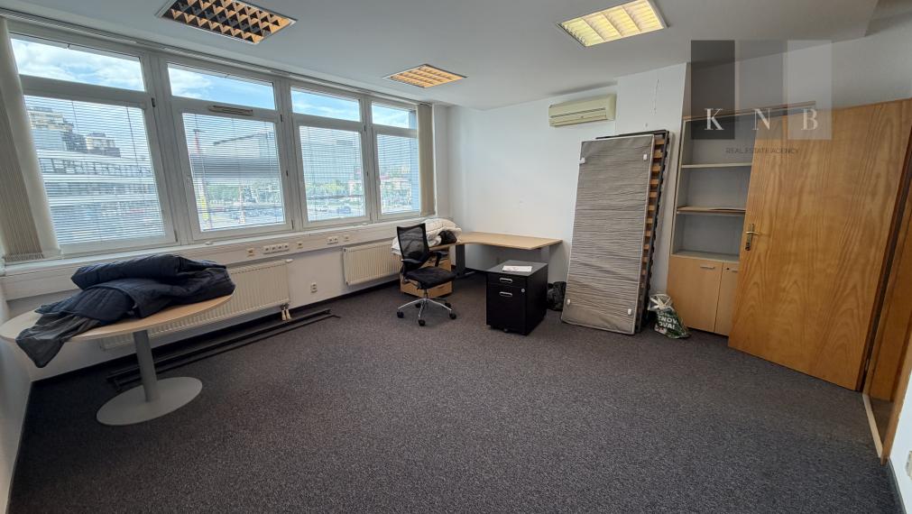 5-room non-residential space 180 m² for sale on Trnavská cesta Street in Bratislava