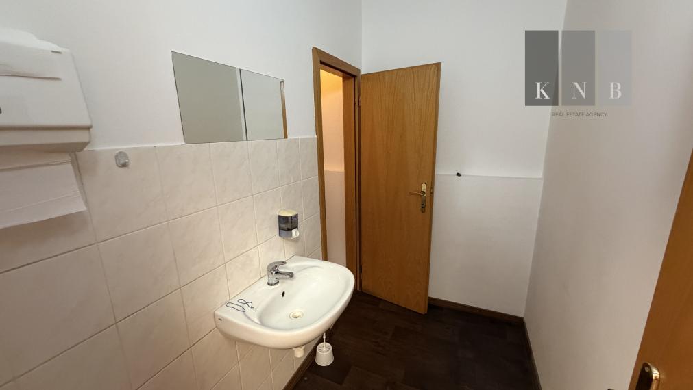 5-room non-residential space 180 m² for sale on Trnavská cesta Street in Bratislava