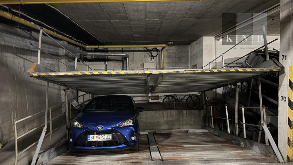 5-room non-residential space 180 m² for sale on Trnavská cesta Street in Bratislava