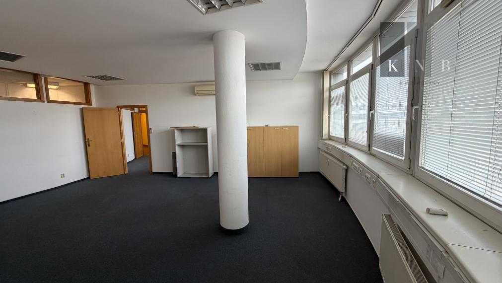 5-room non-residential space 180 m² for sale on Trnavská cesta Street in Bratislava