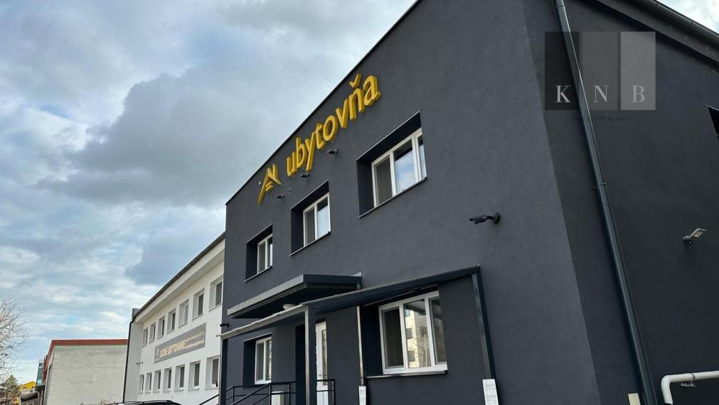 Predaj kompletne zrekonštruovanej a 100% obsadenej ubytovne v meste Nitra