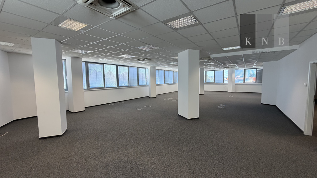 Lease of self-contained office unit 594.7 m² on Rožňavská Street in Bratislava